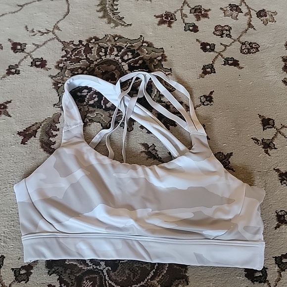 Lululemon sports bra - Picture 1 of 3